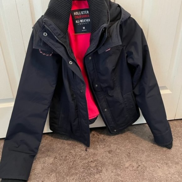 Hollister All Weather Jacket - Size Medium -but fits very snuggly-more like Smal - Picture 3 of 5